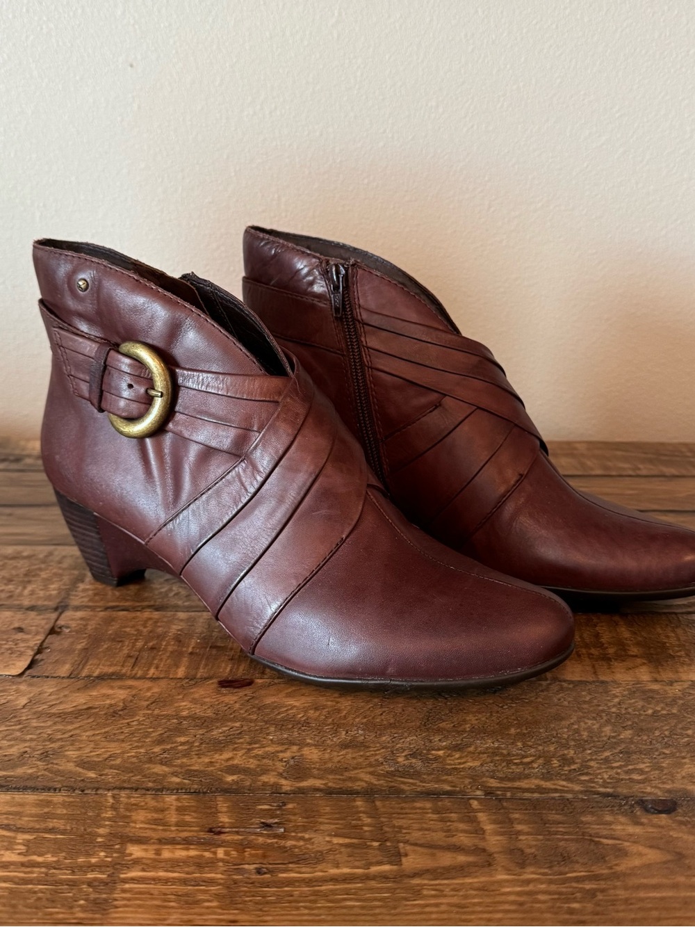 PIKOLINOS Chestnut Leather Ankle Booties with Buckle Detail NWOB 40